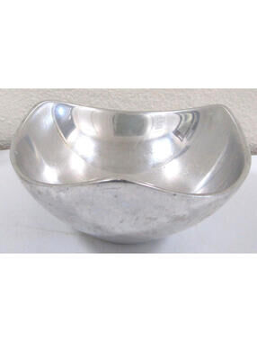 1967 Nambe 530 Tri-Corner Bowl